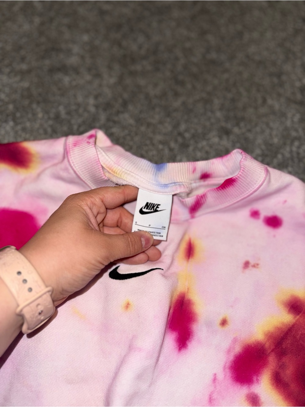 Women’s NIKE Handmade Tie Dye Hoodie Sweatshirt Pullover Pink & White Sz Small - Picture 4 of 6